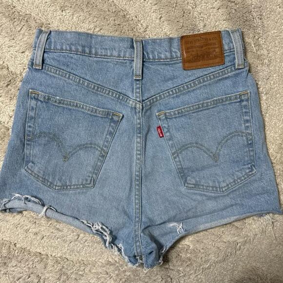 Levi's Ribcage Short - Picture 3 of 5